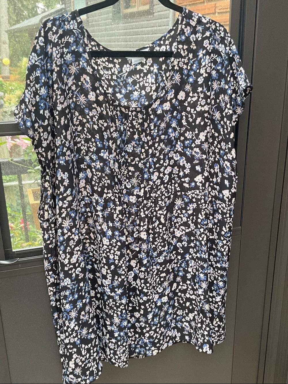 Penningtons Black Floral Pleated Front Tunic with Blue ,Pink and White Flowers